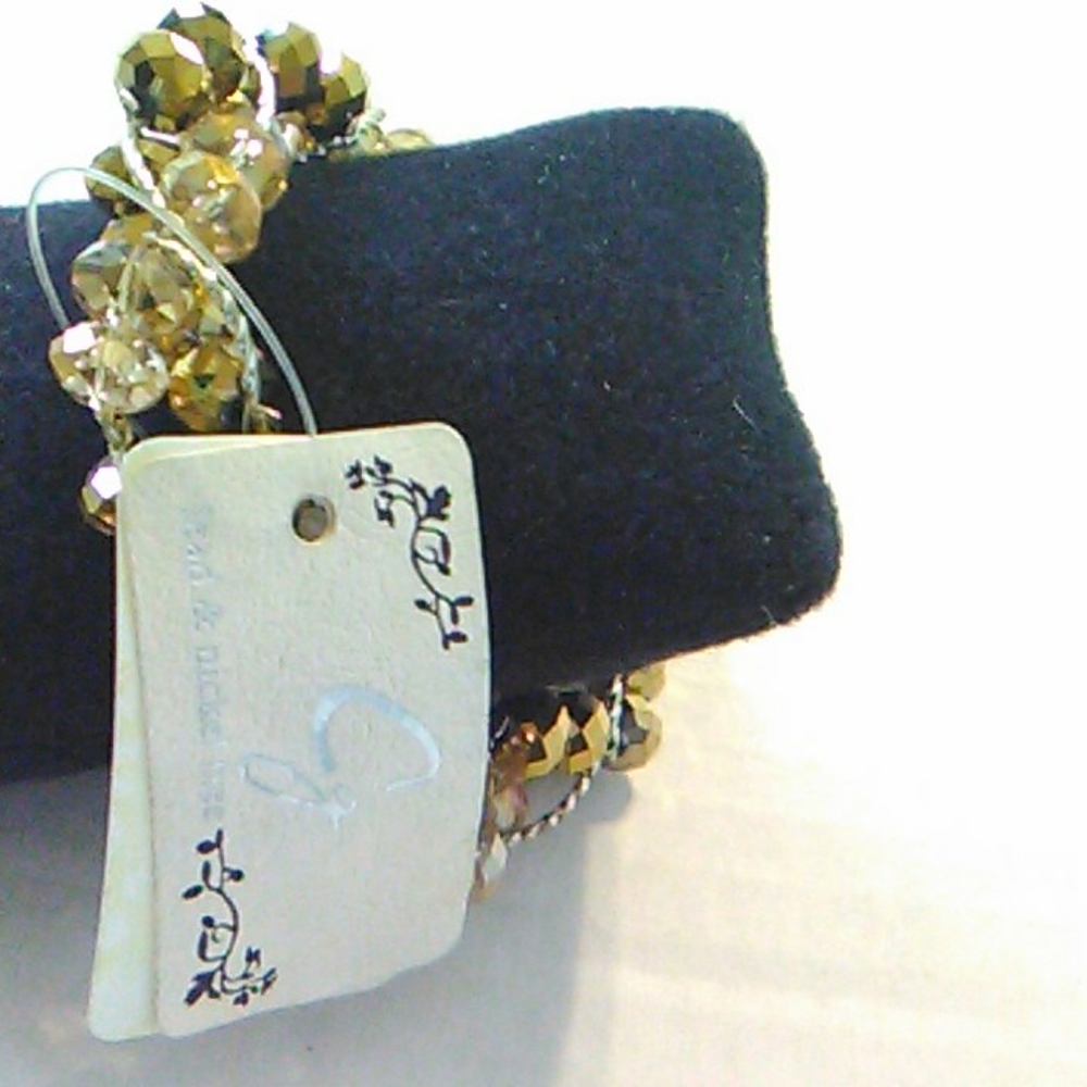Nwt Goldtone crystal bracelet - Picture 7 of 8